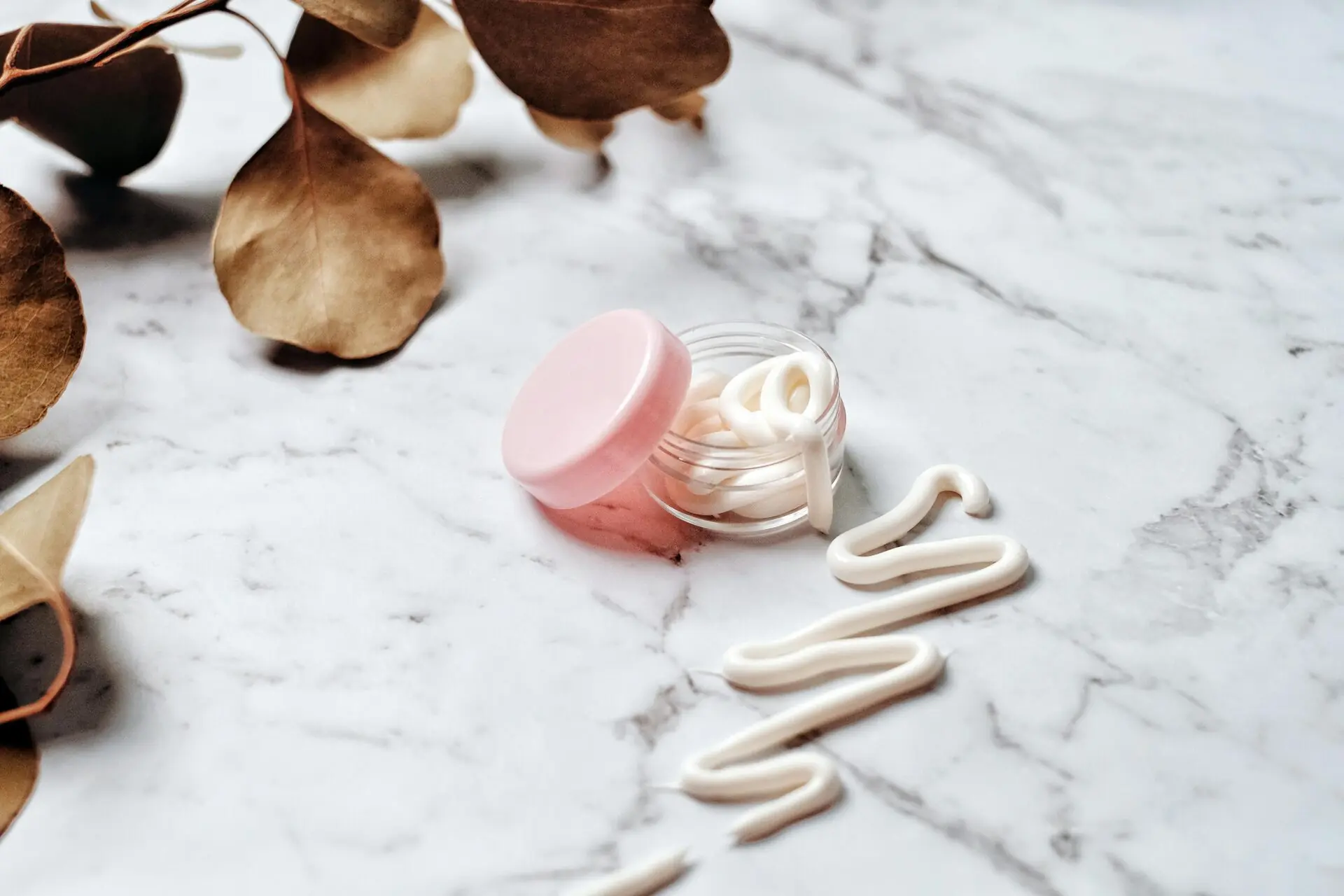 Bio-Augencreme Vergleich 2026: 5 Naturkosmetik-Marken im Test