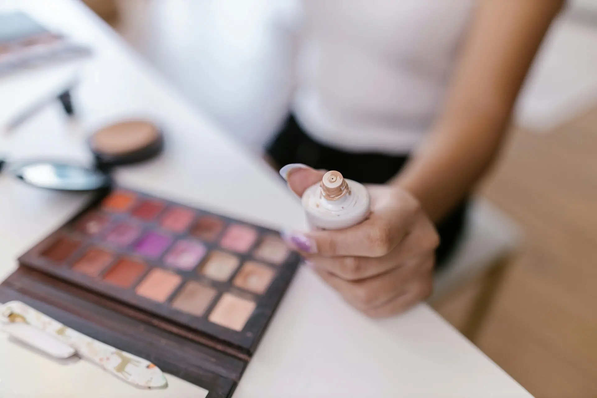 Naturkosmetik Foundation Vergleich 2026: 6 Bio-Marken im Test