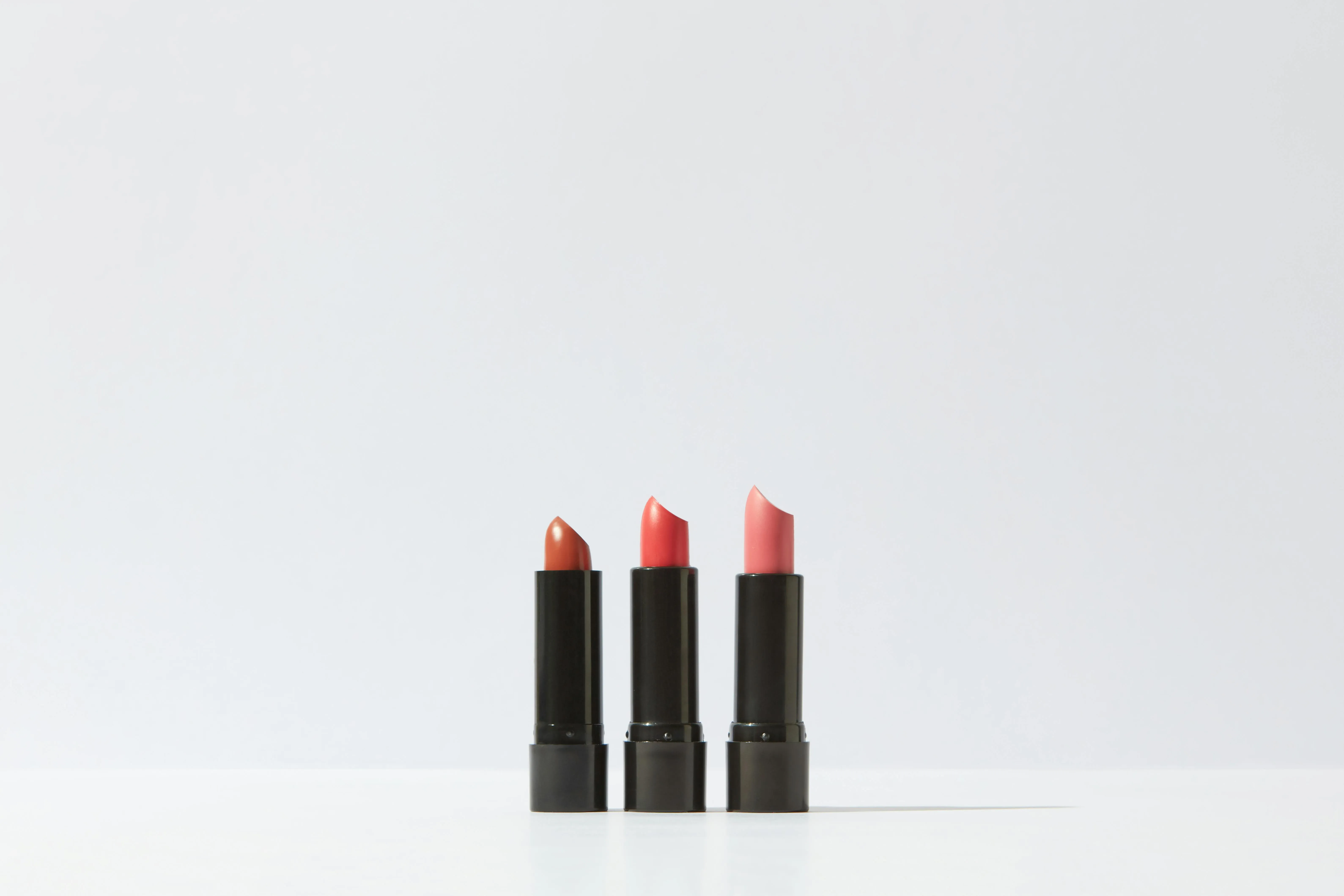 Bio-Lippenstift Test 2026: 6 Naturkosmetik-Marken im Vergleich